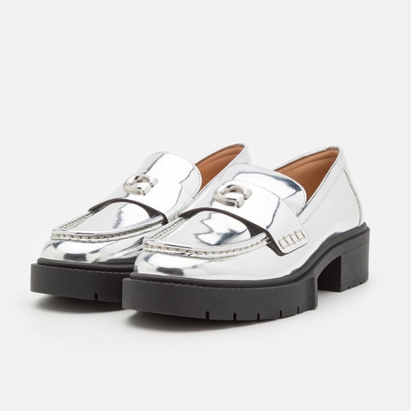 NWT Coach Leah Loafer In Silver Metallic Sz 6,5 - Picture 2 of 14